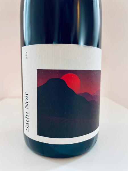 2023-er Satin Noir R Landwein trocken - Weingut Marienhof